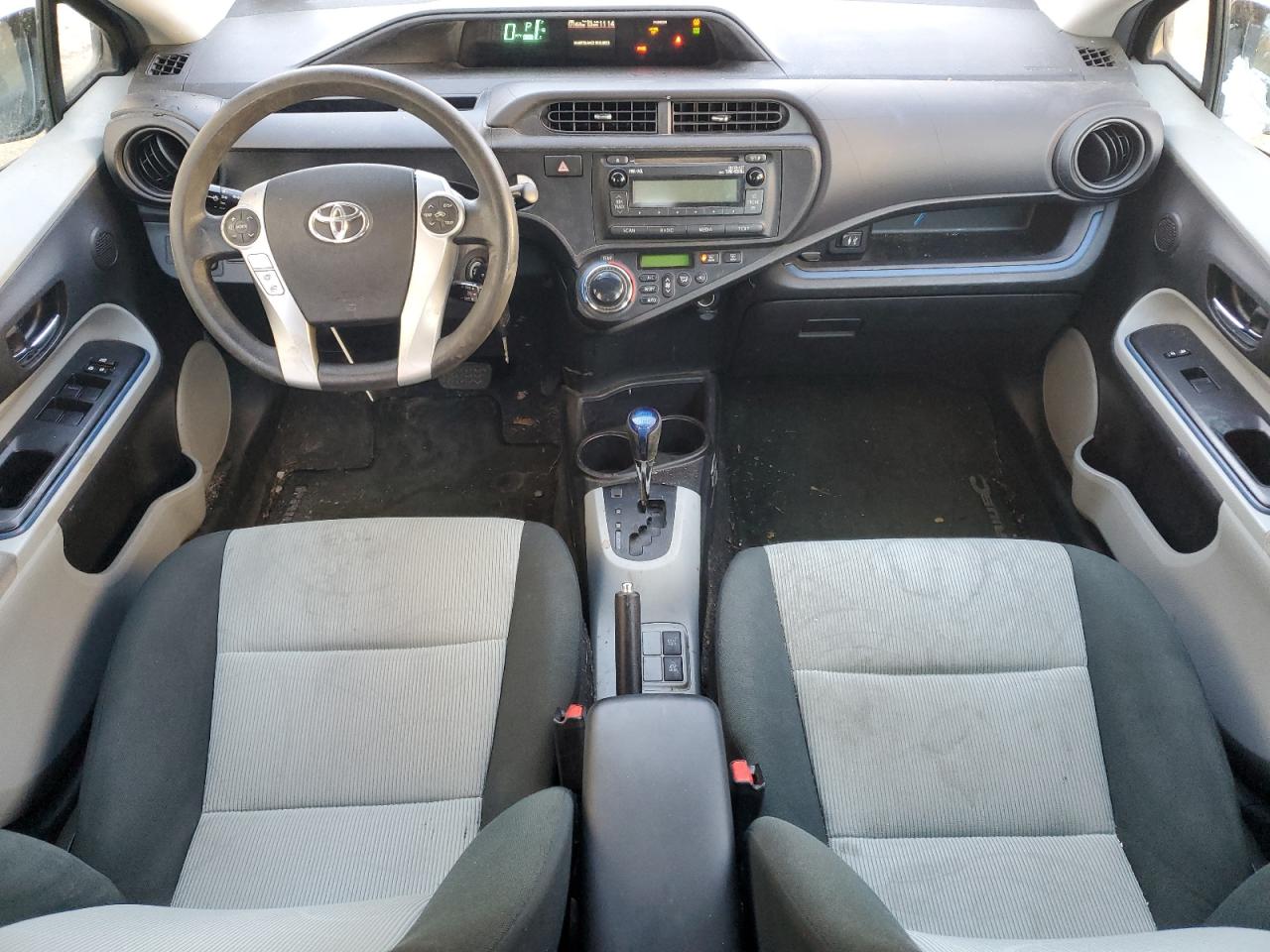 2013 Toyota Prius - Image 8