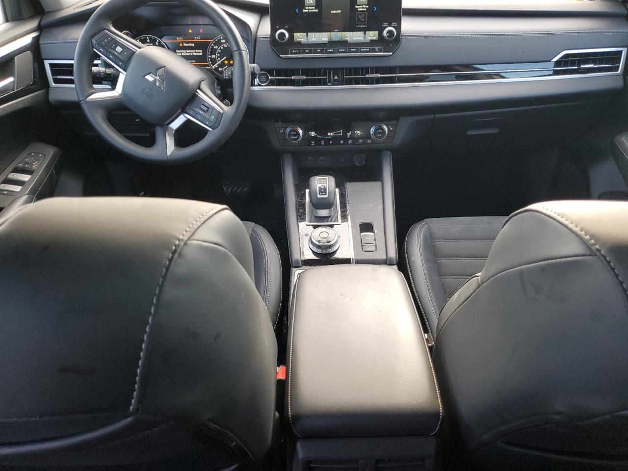 2024 Mitsubishi Outlander - Image 8