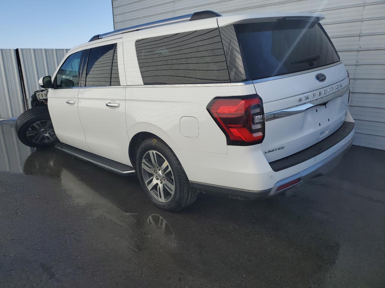 2022 Ford Expedition - Image 2