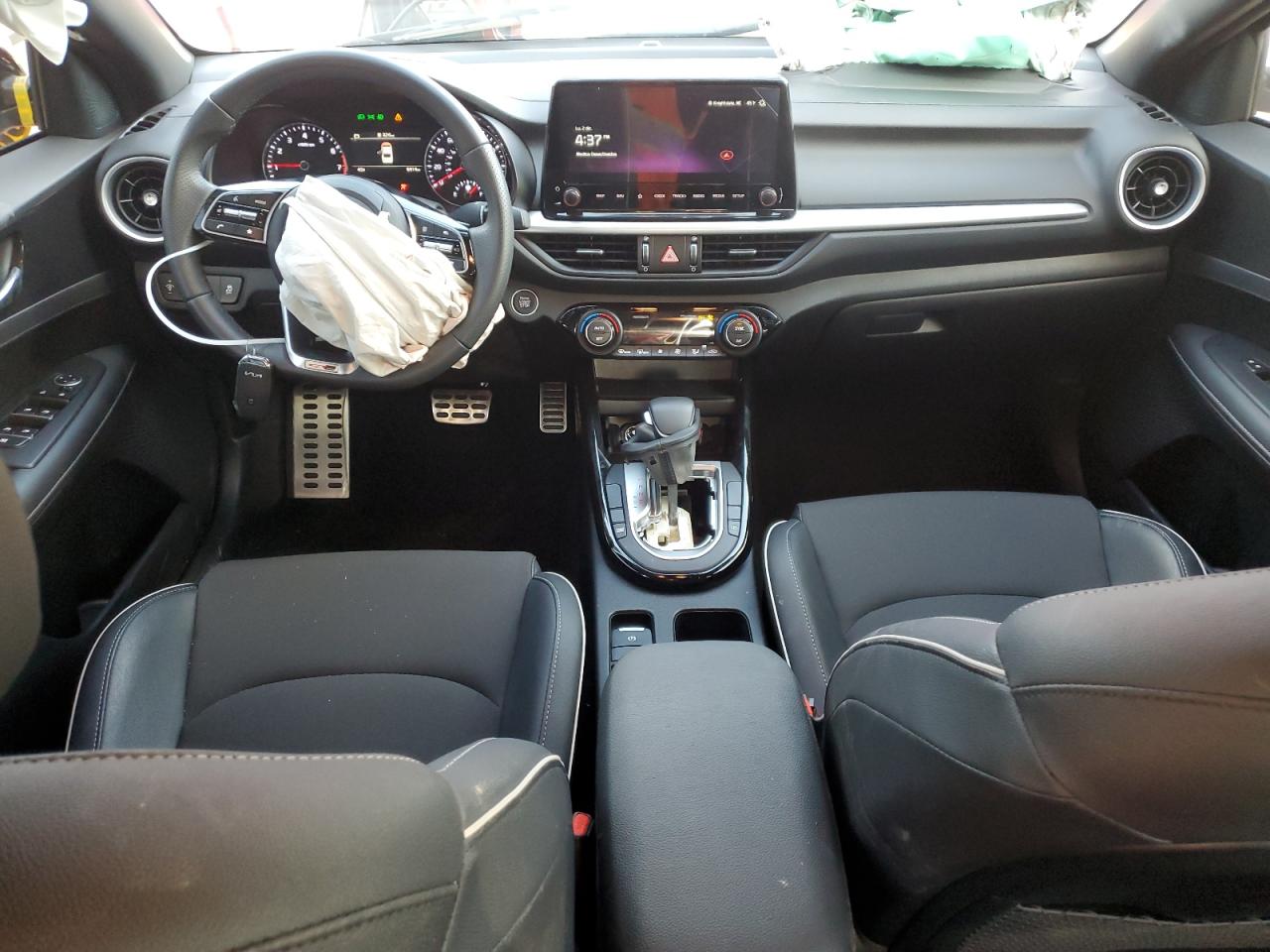 2024 Kia Forte - Image 8