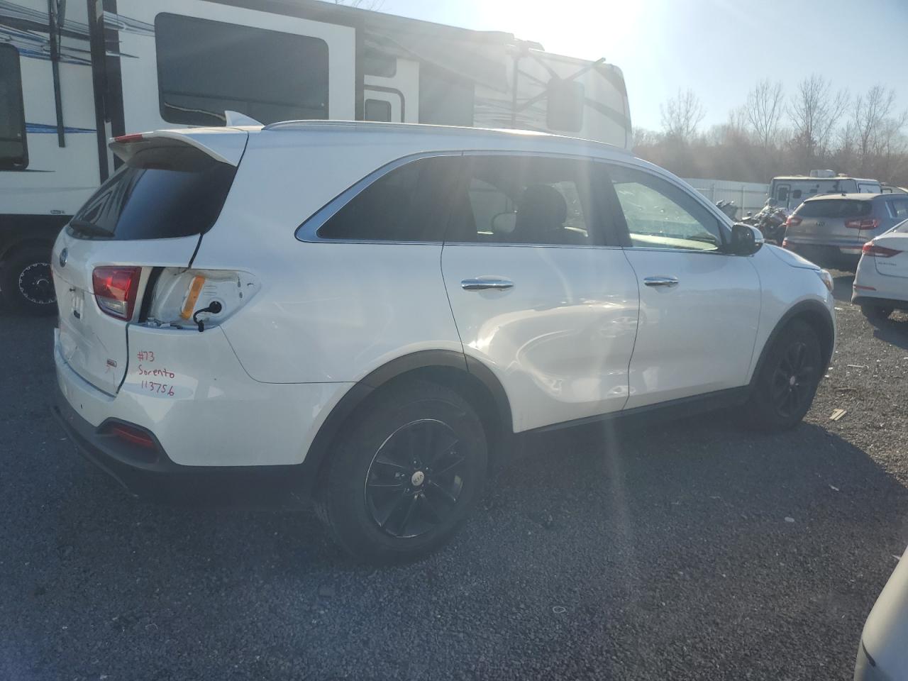 VIN 5XYPG4A3XJG420855 2018 KIA SORENTO no.3