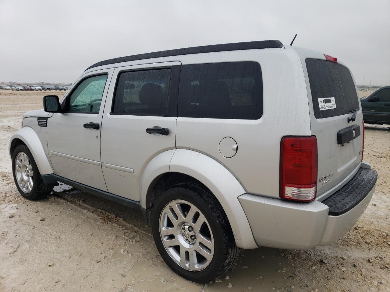 2010 Dodge Nitro - Image 2