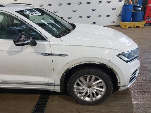 2019 VOLKSWAGEN TOUAREG V6