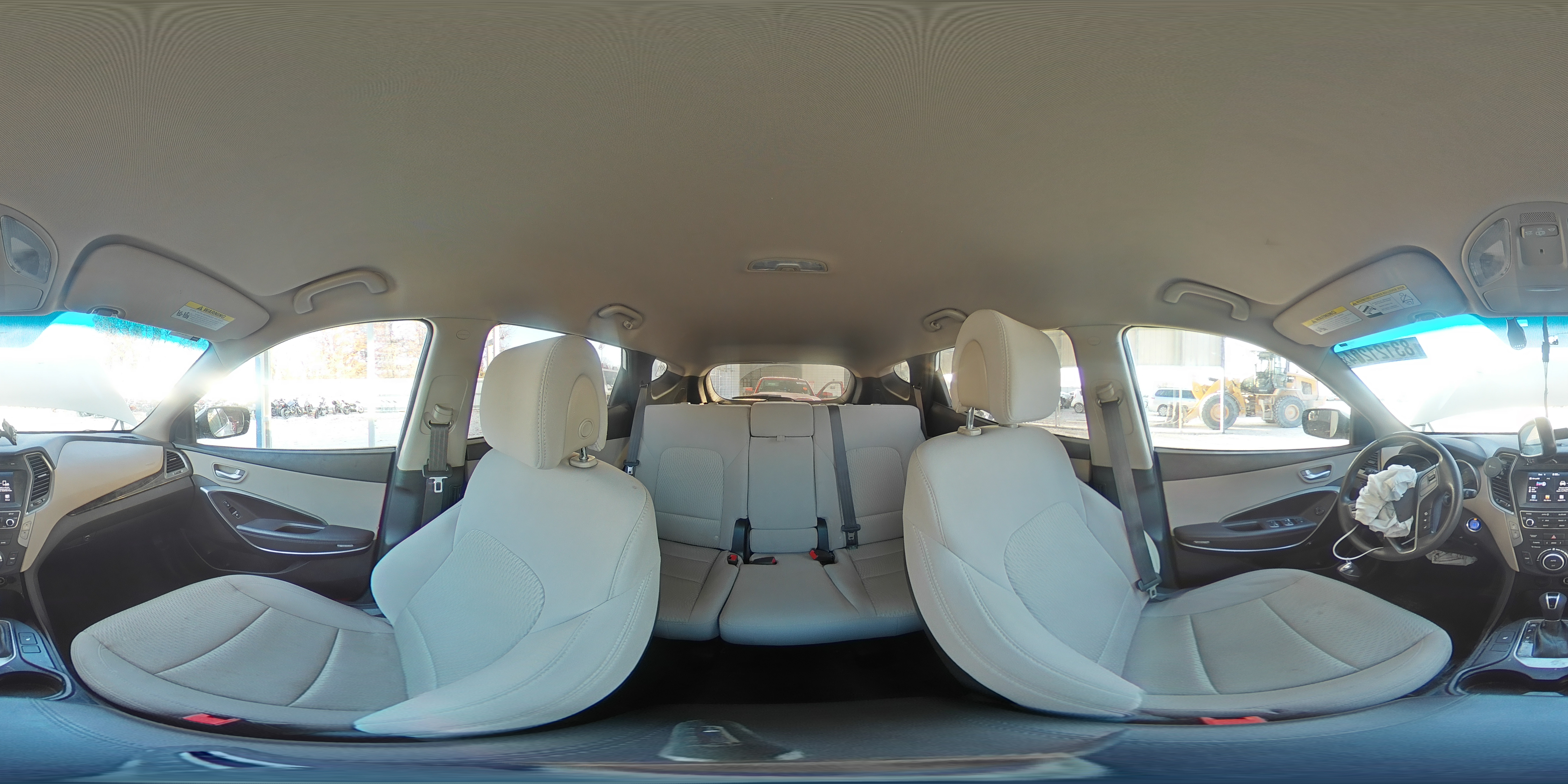 2018 Hyundai Santa Fe - Image 13