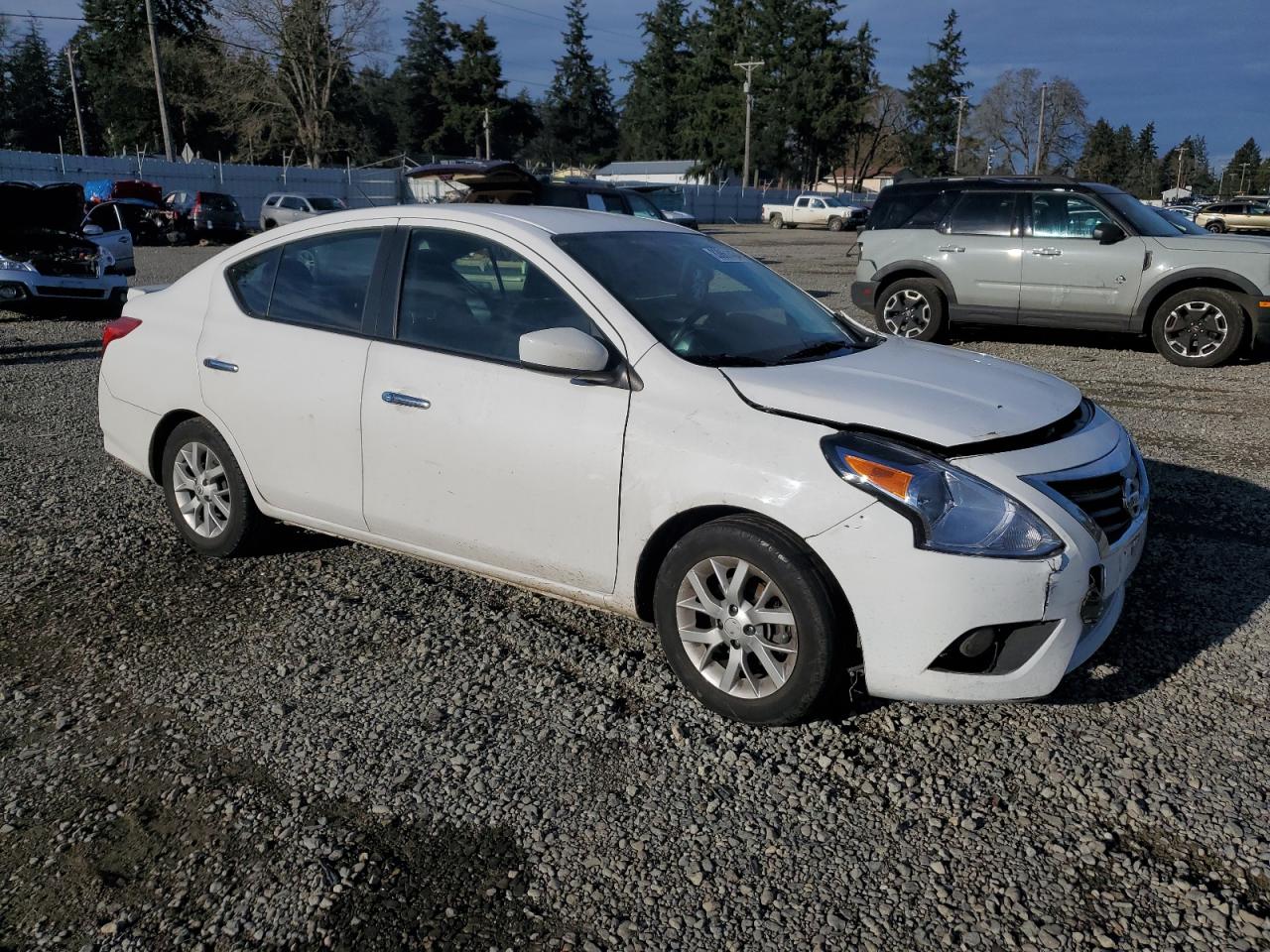 VIN 3N1CN7APXJL882241 2018 NISSAN VERSA no.4