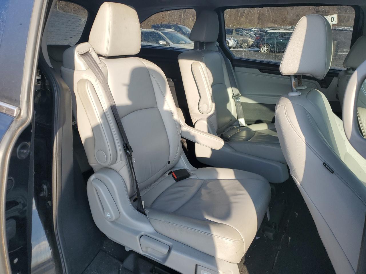2018 Honda Odyssey - Image 11
