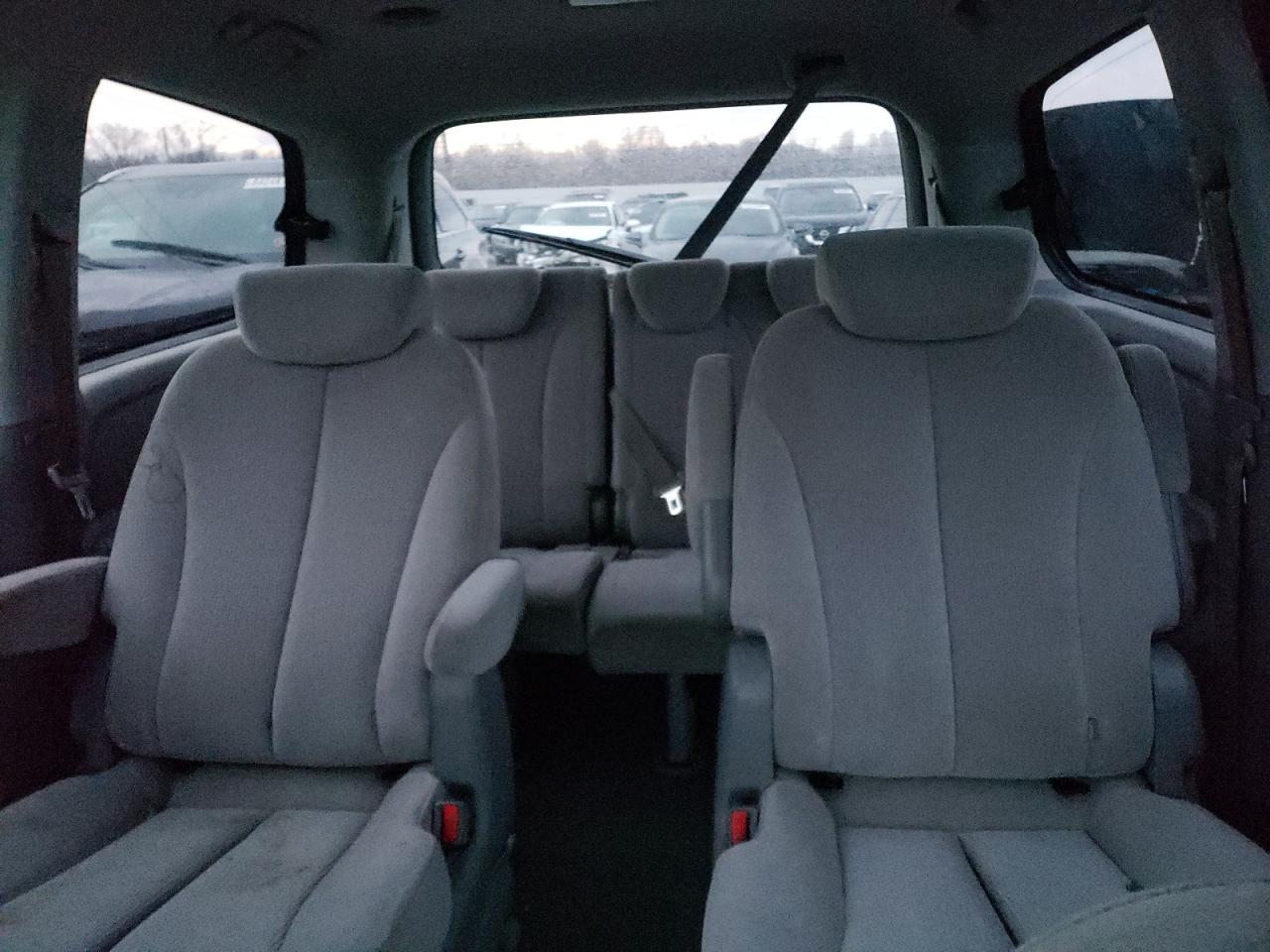 2008 Kia Sedona Ex VIN: KNDMB233286217670 Lot: 83882824