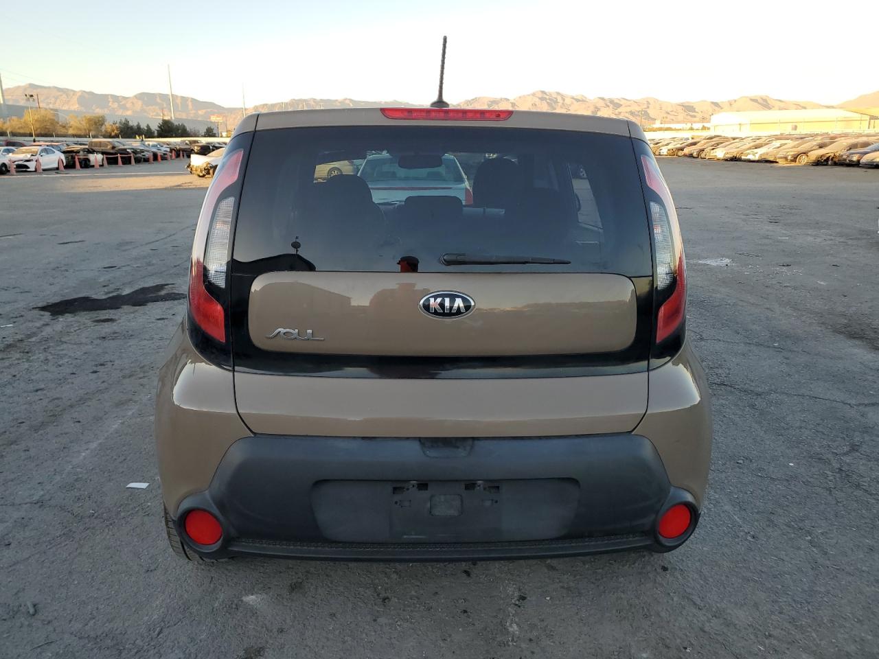 2014 Kia Soul VIN: KNDJN2A26E7110812 Lot: 82870934