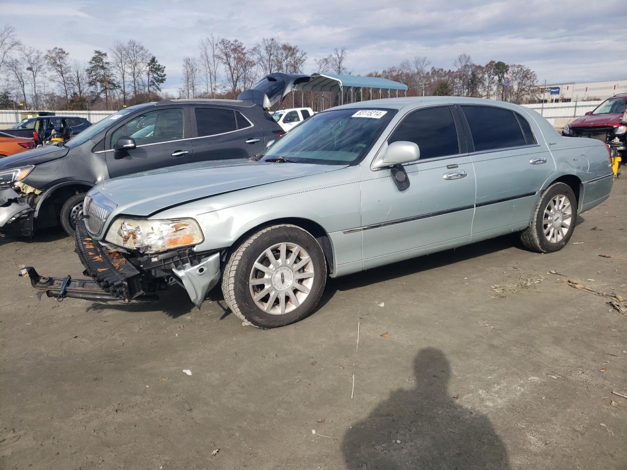 2007 Lincoln Town Car - Image 1