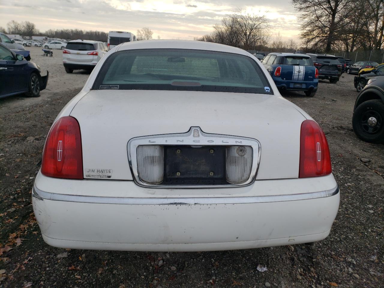 1998 Lincoln Town Car Executive VIN: 1LNFM81W6WY649646 Lot: 81839824