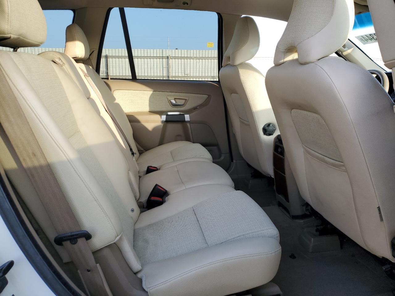 2008 Volvo XC90 - Image 11