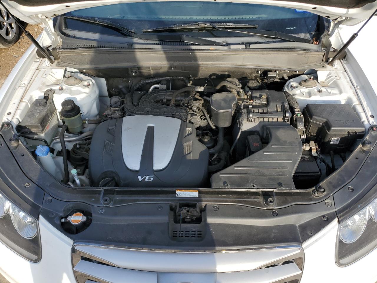 2012 Hyundai Santa Fe - Image 11
