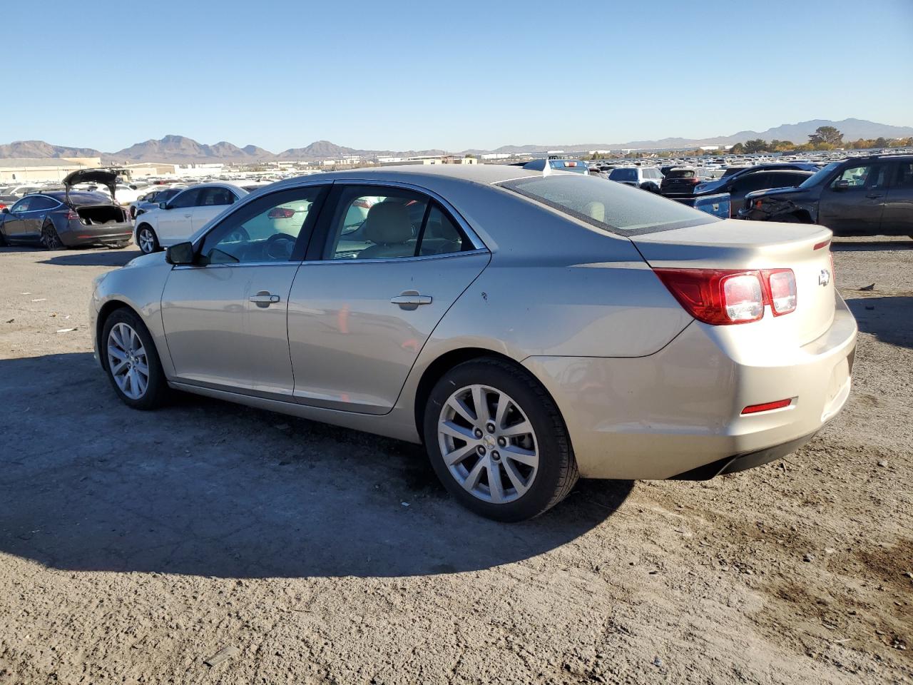 VIN 1G11E5SL2EF160064 2014 CHEVROLET MALIBU no.2