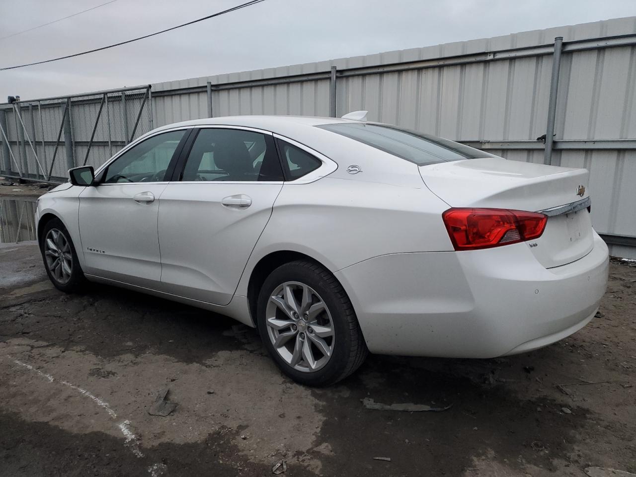 2016 Chevrolet Impala - Image 2