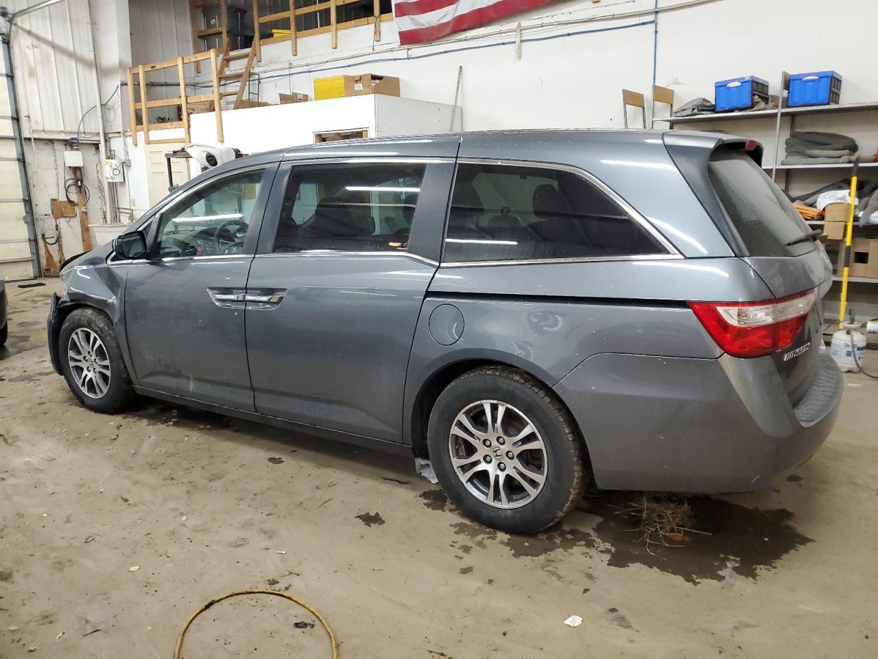 2012 Honda Odyssey - Image 2