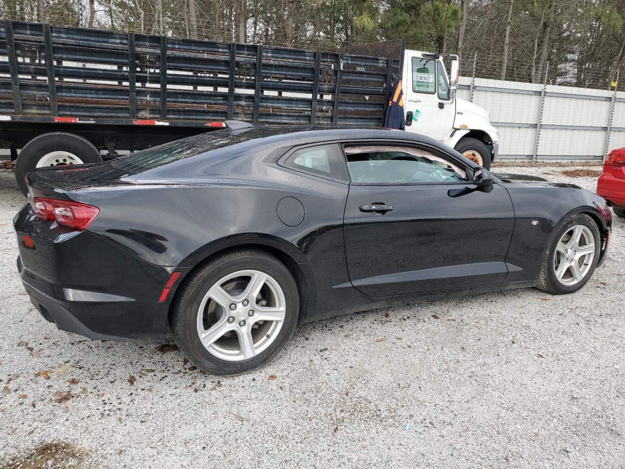 2023 Chevrolet Camaro - Image 3