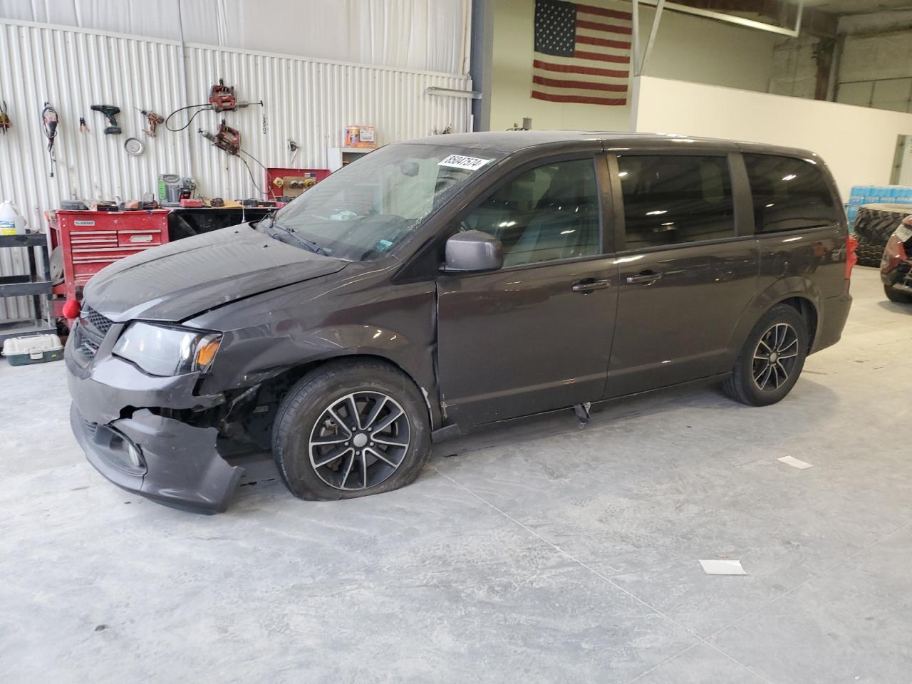 2018 Dodge Caravan - Image 1