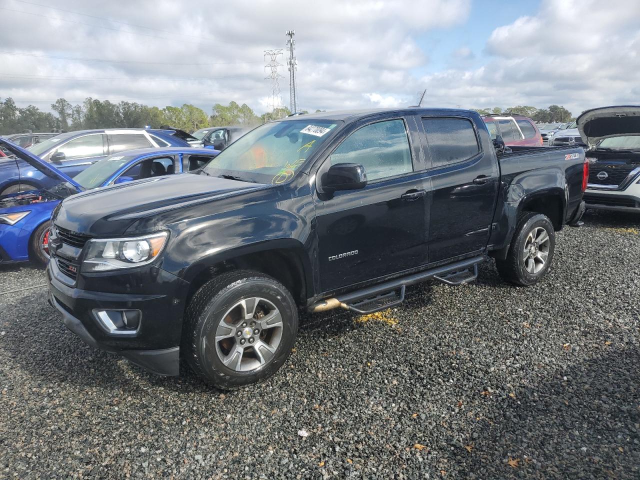 VIN 1GCGTDEN7K1334959 2019 CHEVROLET COLORADO no.1