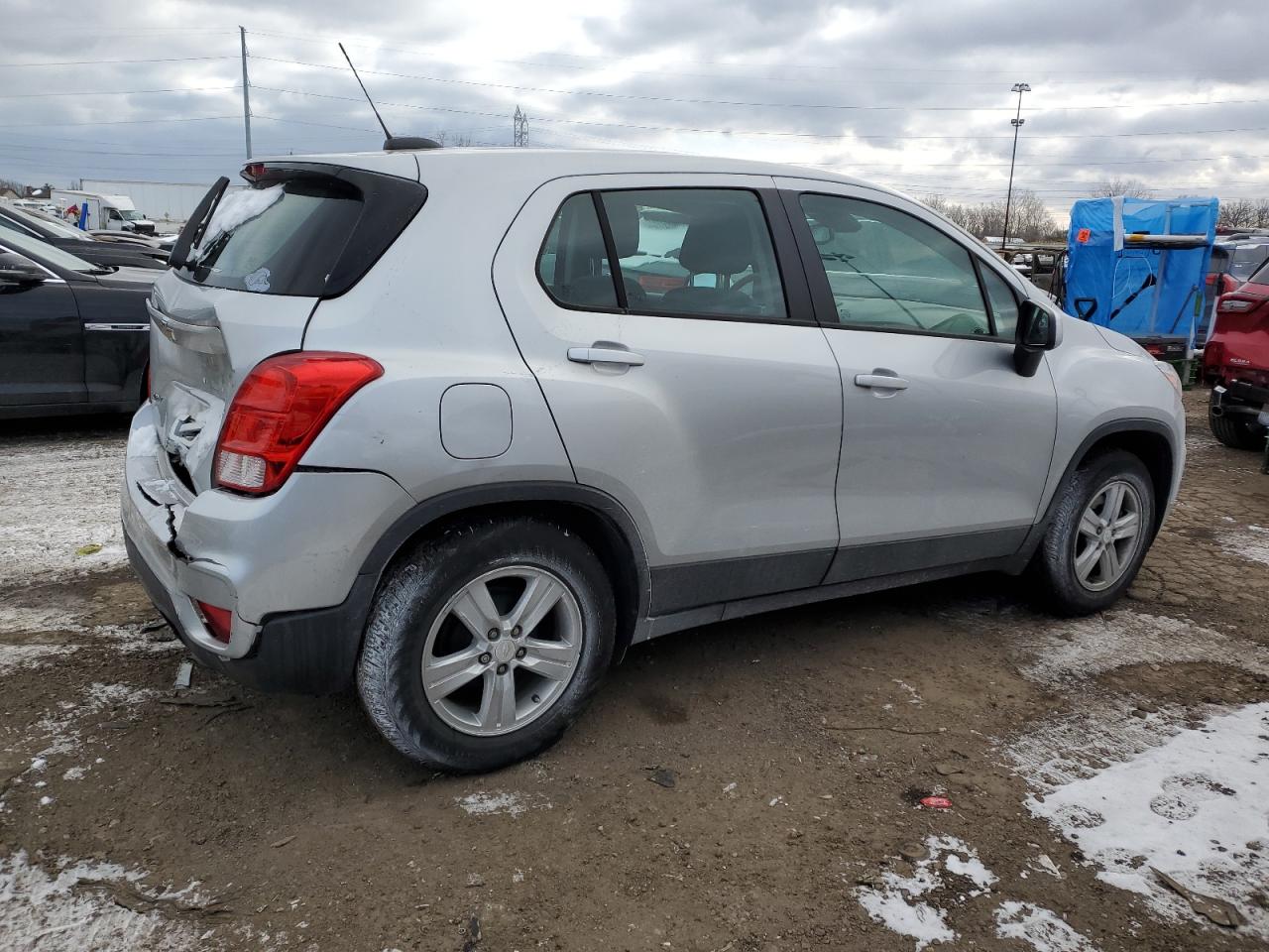 VIN 3GNCJKSB2KL319594 2019 CHEVROLET TRAX no.3