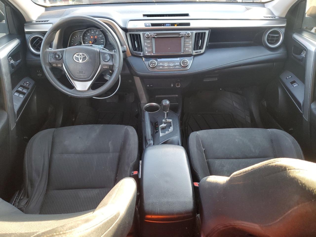 2015 Toyota RAV 4 - Image 8