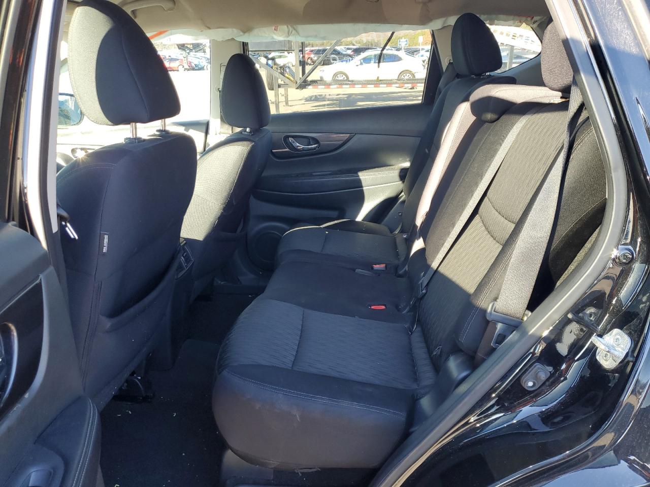 2017 Nissan Rogue - Image 11