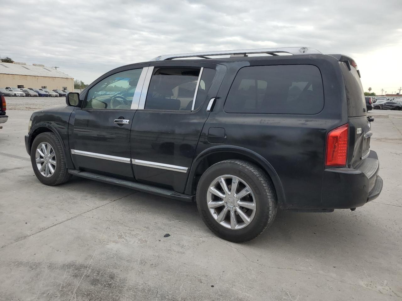 2010 Infiniti QX56 - Image 2