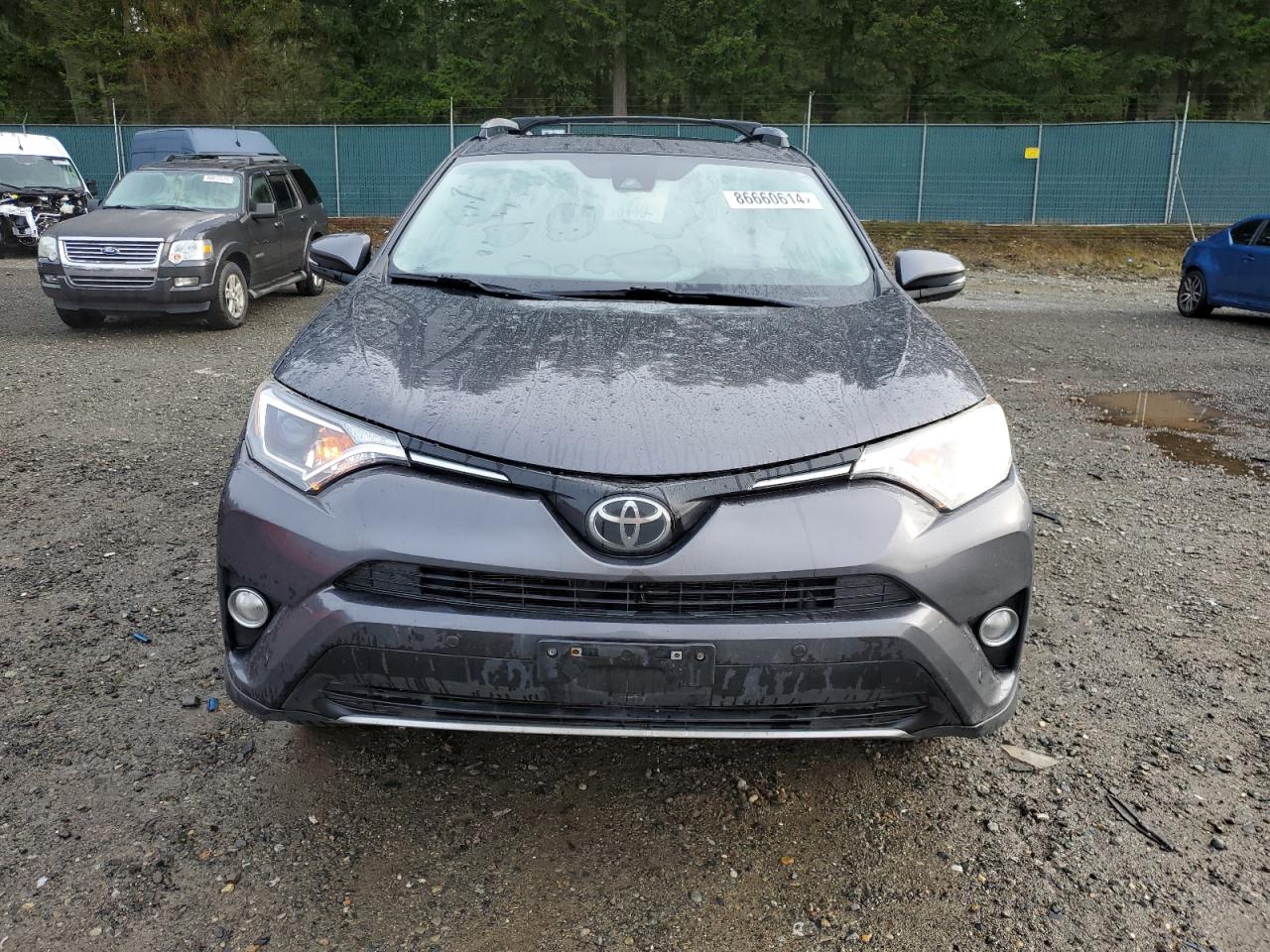 VIN JTMRFREV9JJ190133 2018 TOYOTA RAV4 no.5