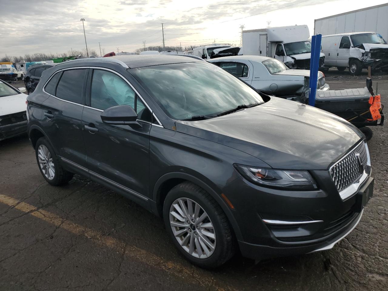 VIN 5LMCJ1C93KUL10092 2019 LINCOLN MKZ no.4