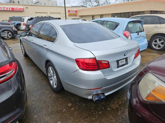 Sedans BMW 5 SERIES 2013 Srebrny