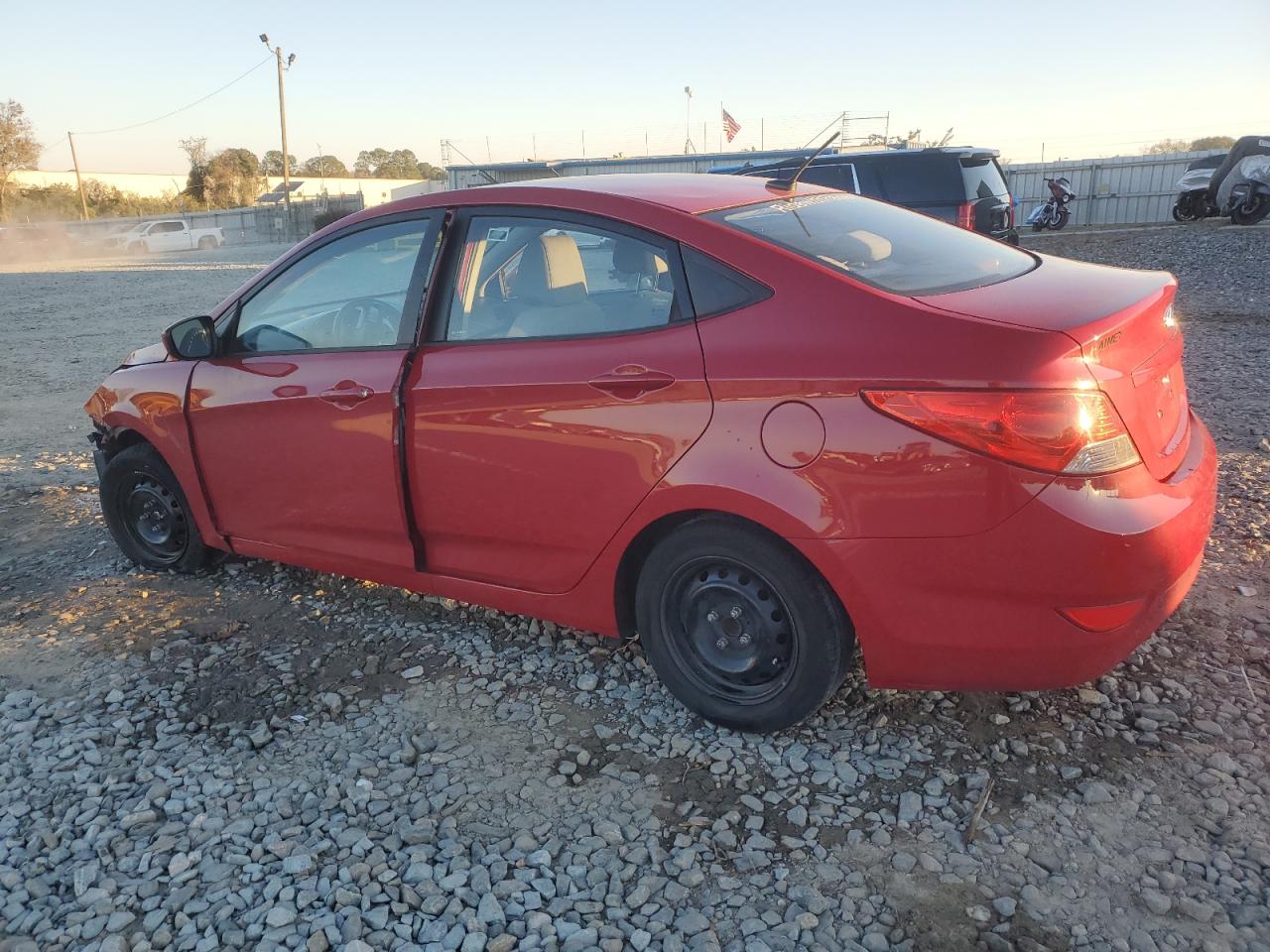 VIN KMHCT4AE2DU407575 2013 HYUNDAI ACCENT no.2