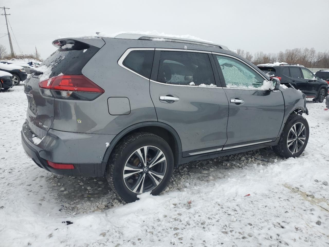 2018 Nissan Rogue - Image 3