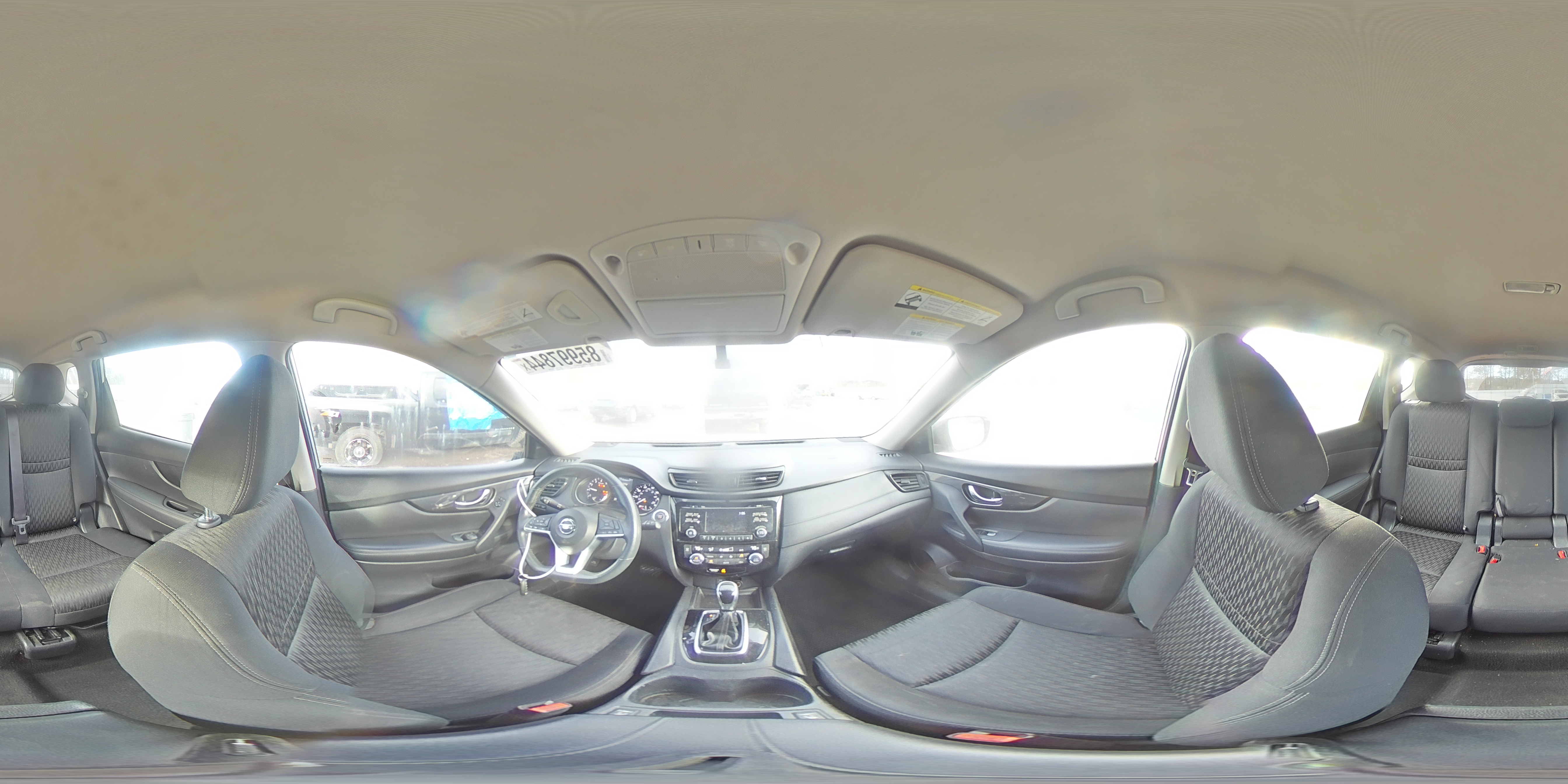2017 Nissan Rogue - Image 16