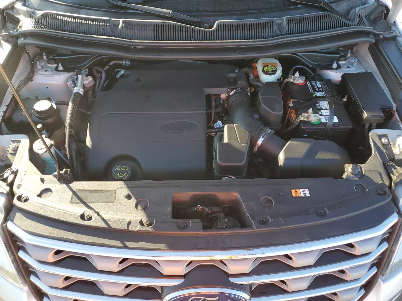 2017 Ford Explorer - Image 12