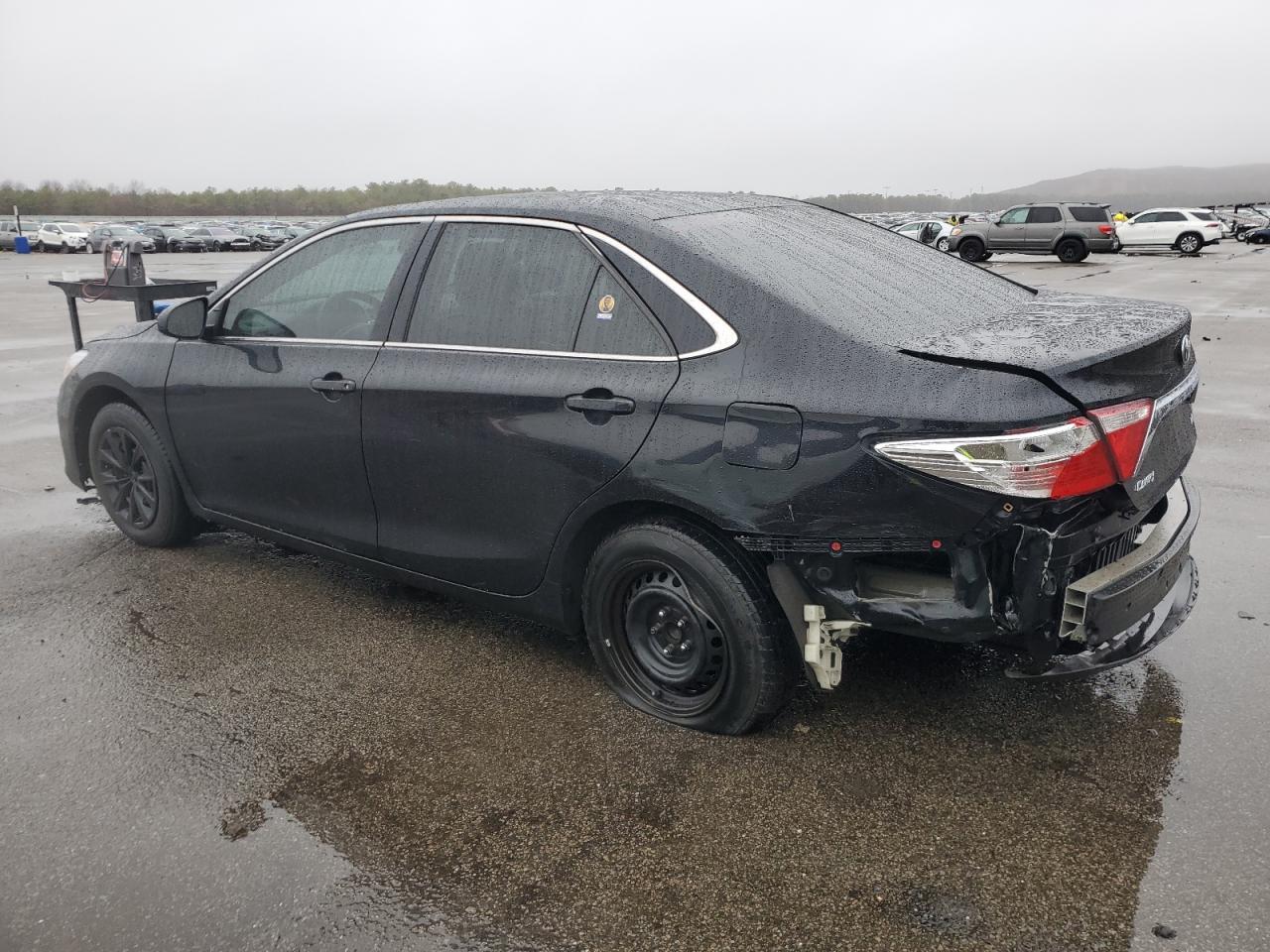 4T1BF1FK1GU582825 2016 TOYOTA CAMRY - Image 2