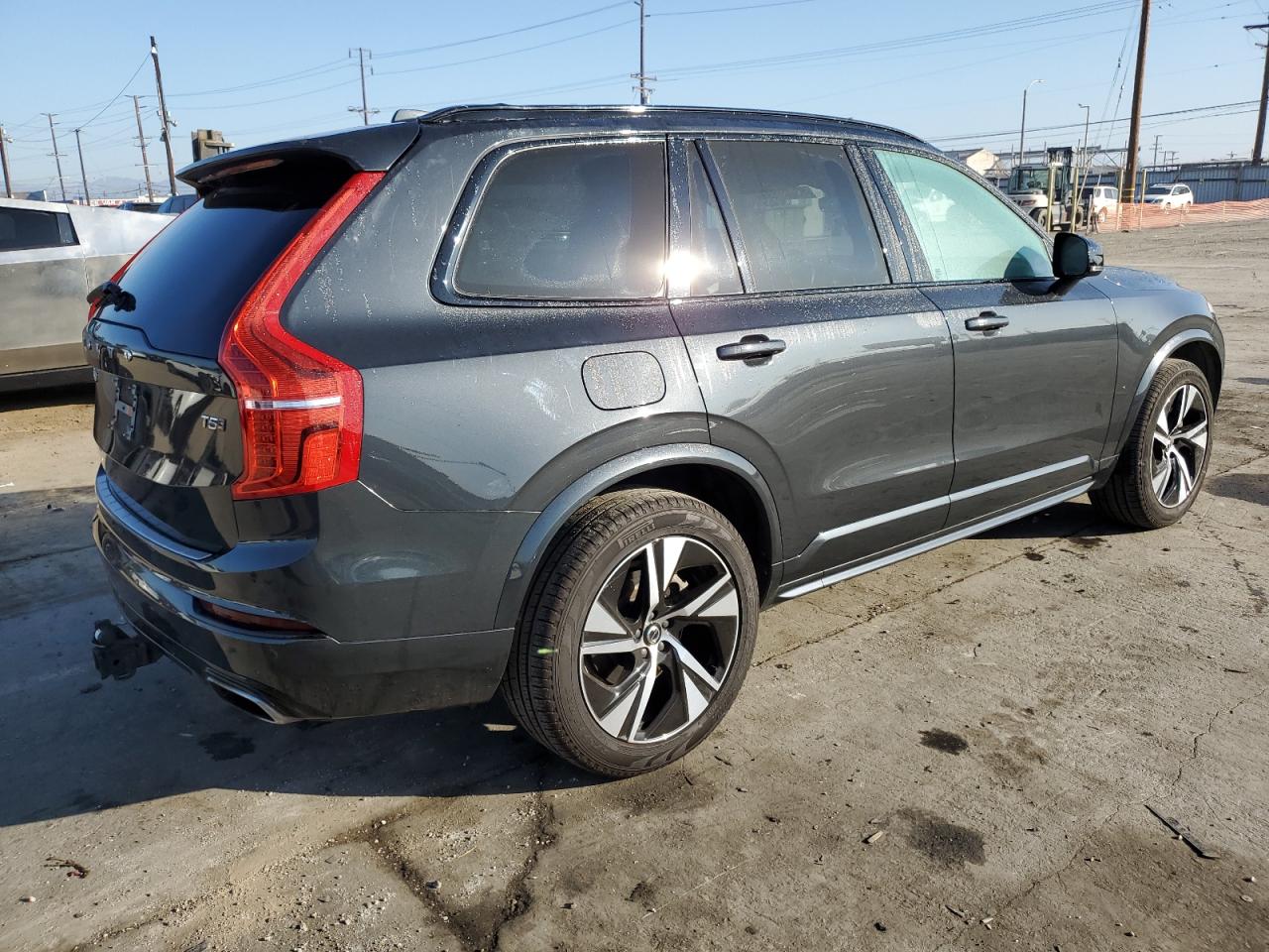 2021 Volvo XC90 - Image 3