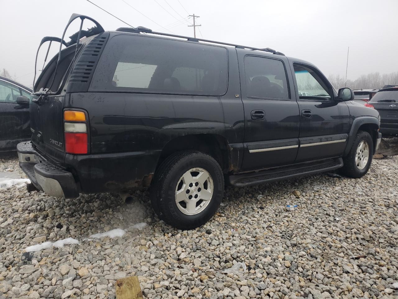 2004 Chevrolet Suburban - Image 3