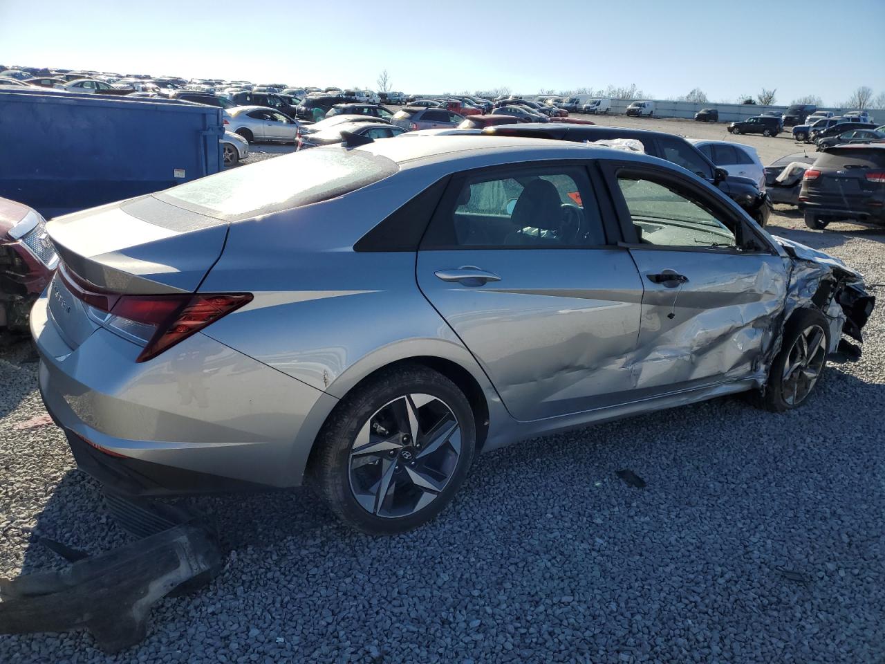 2023 Hyundai Elantra - Image 3