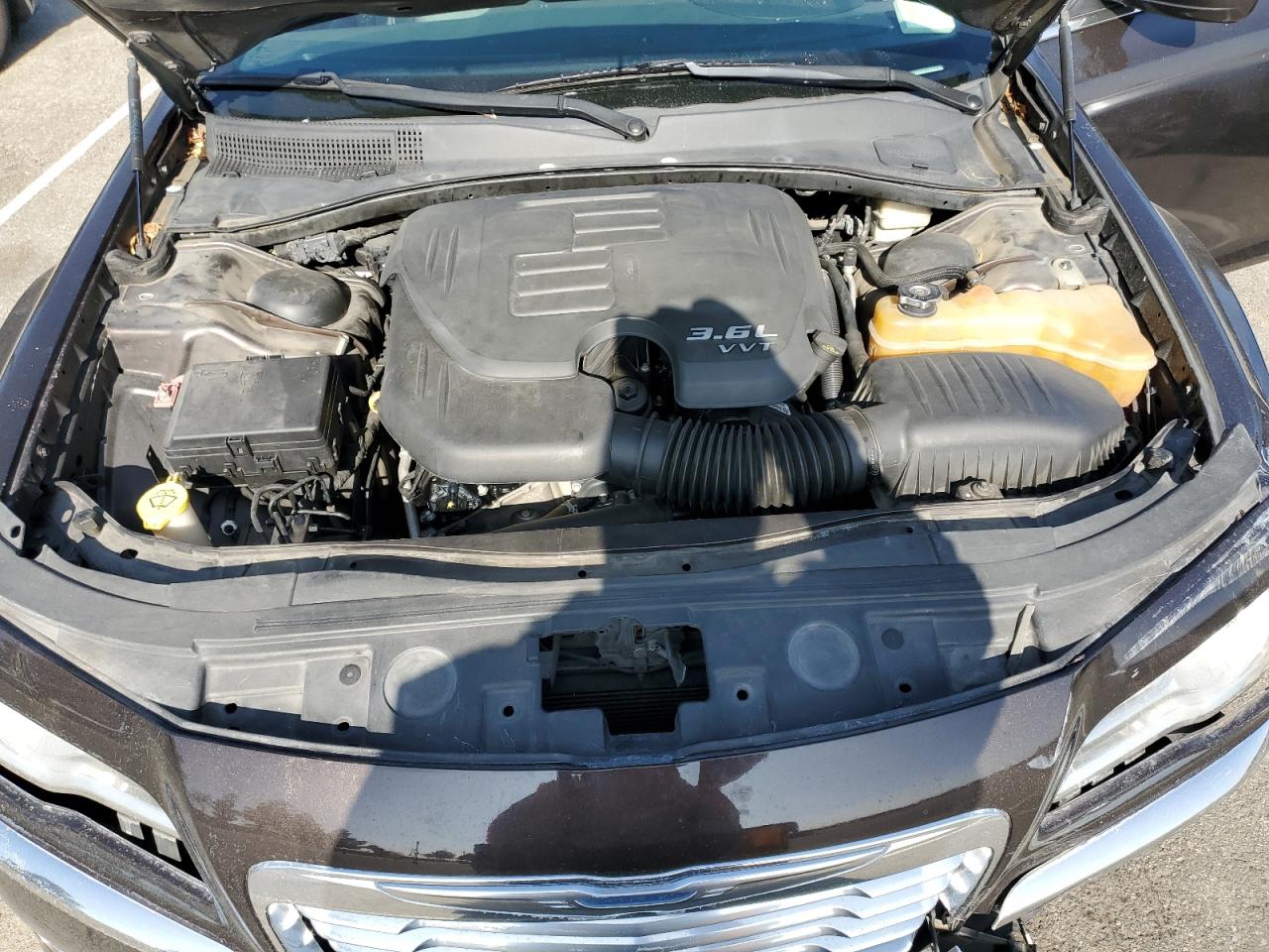 2013 Chrysler 300 - Image 11