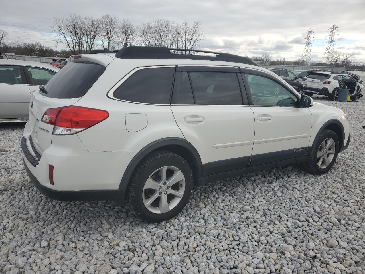 2014 Subaru Outback - Image 3