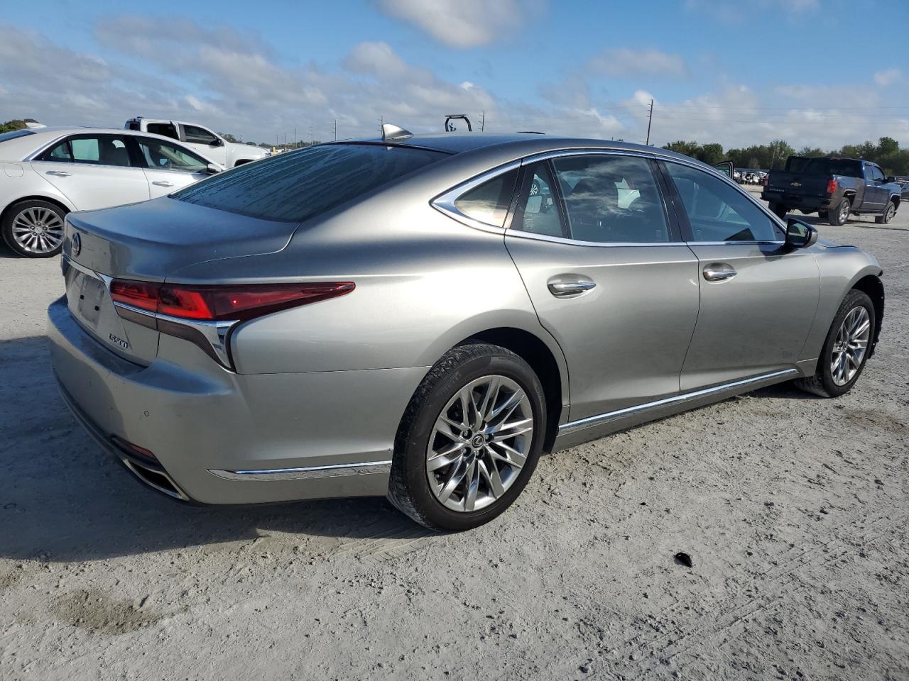 VIN JTHB51FF4J5001005 2018 LEXUS LS500 no.3