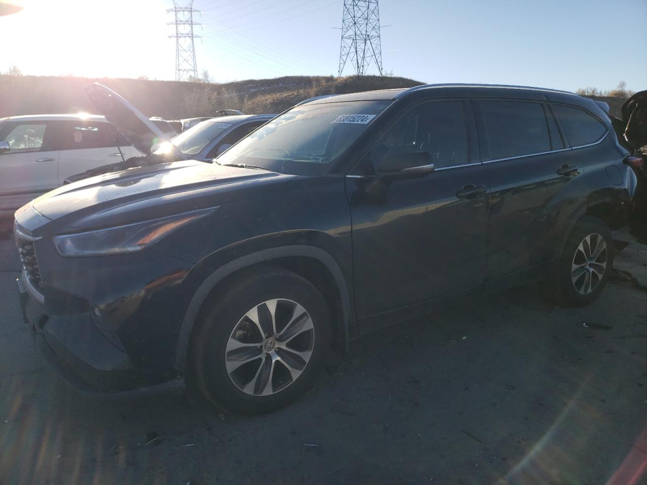 2021 Toyota Highlander - Image 1