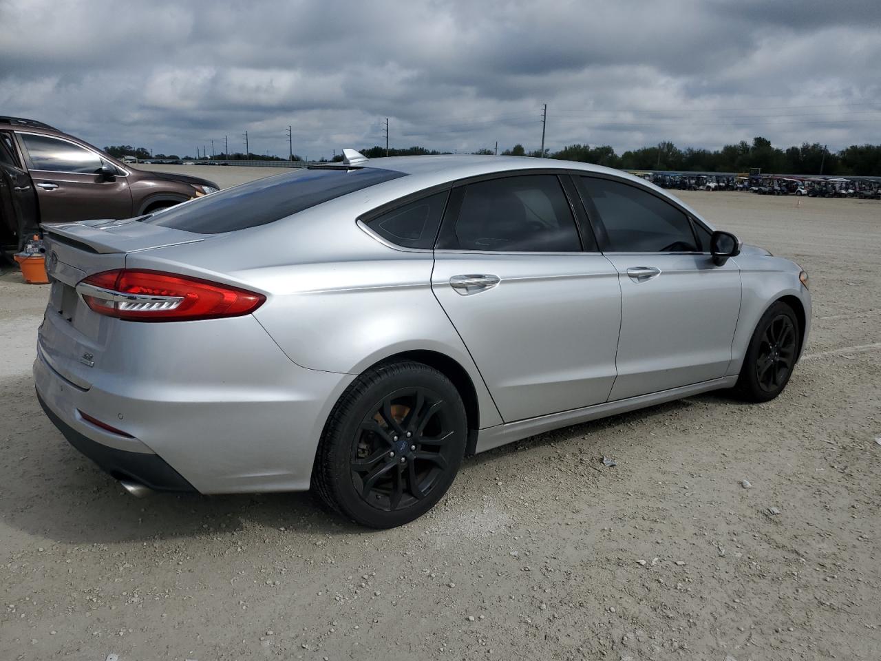 VIN 3FA6P0HD2KR162072 2019 FORD FUSION no.3