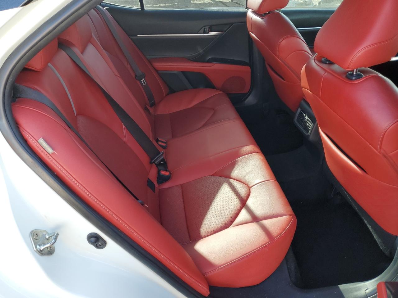 2018 Toyota Camry - Image 10