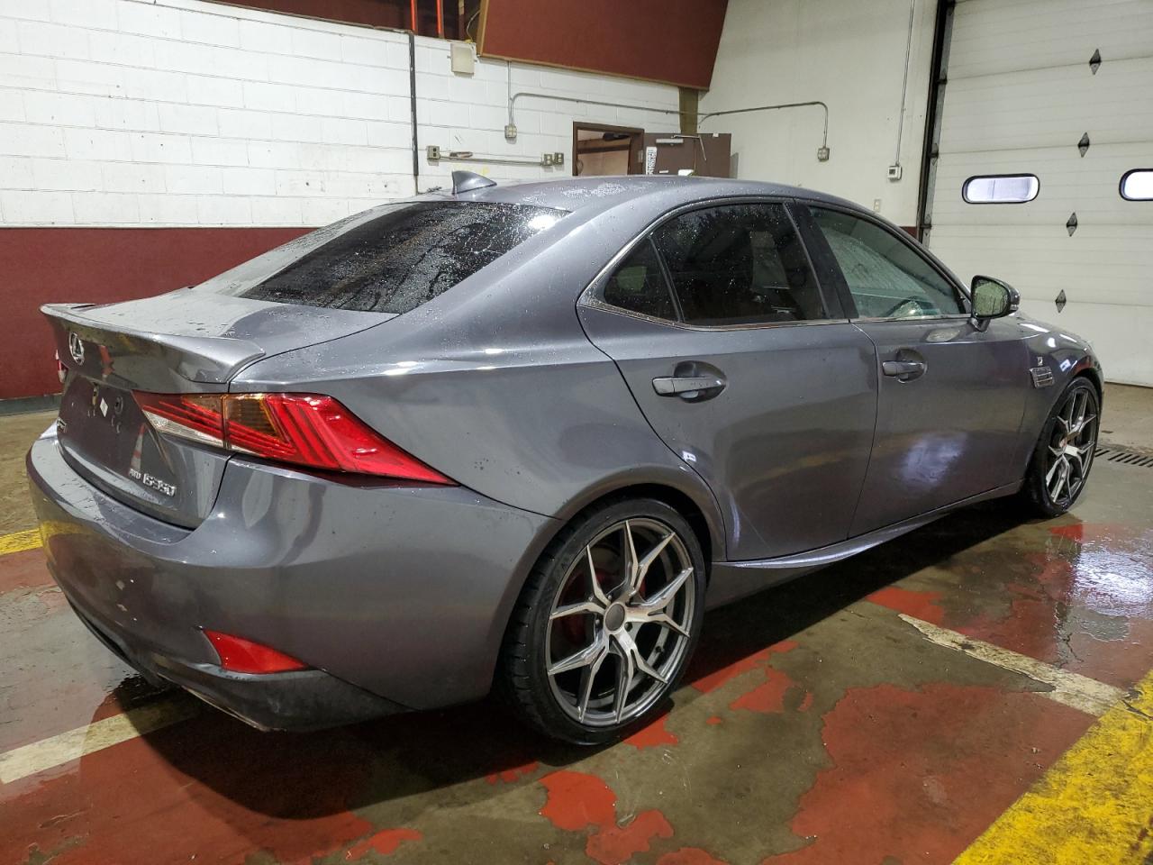 2017 Lexus IS - Image 3