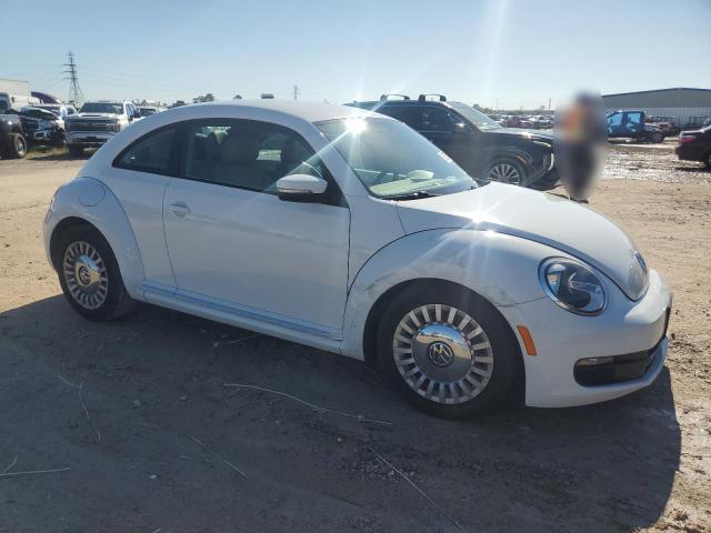  VOLKSWAGEN BEETLE 2015 Белы