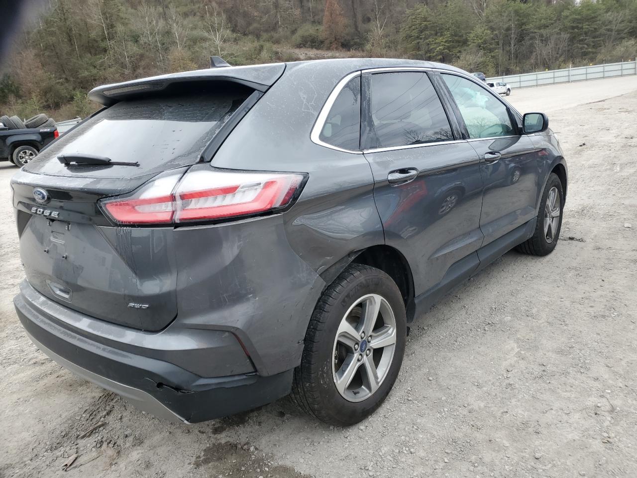 2022 Ford Edge - Image 3
