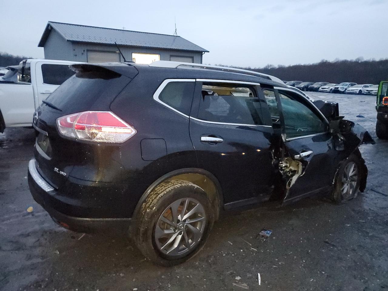 VIN 5N1AT2MVXGC739023 2016 NISSAN ROGUE no.3