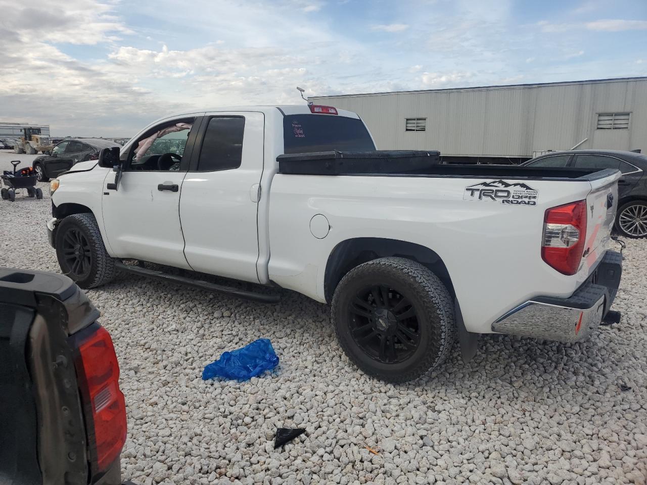 2014 Toyota Tundra - Image 2
