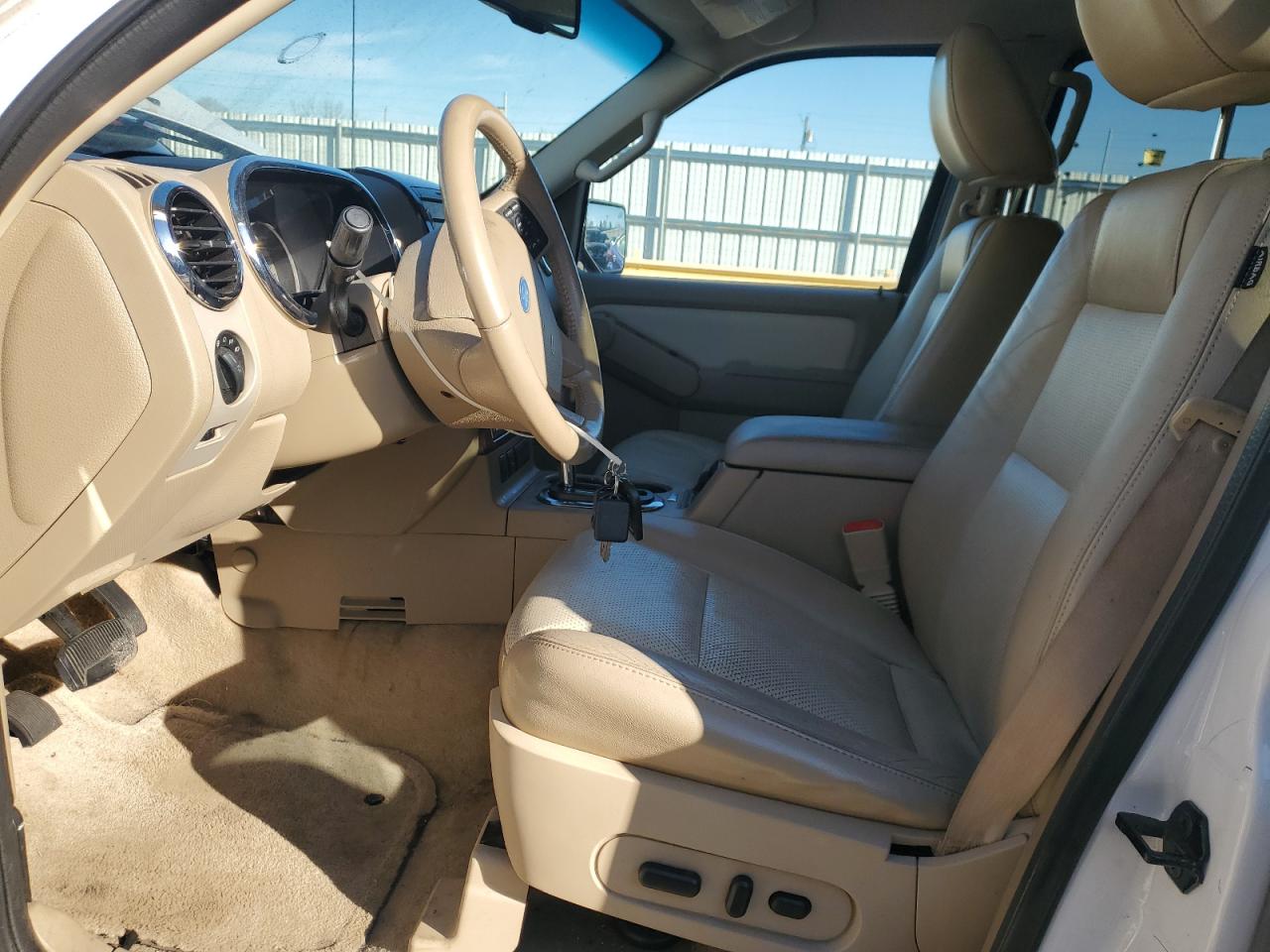 2010 Ford Explorer - Image 7