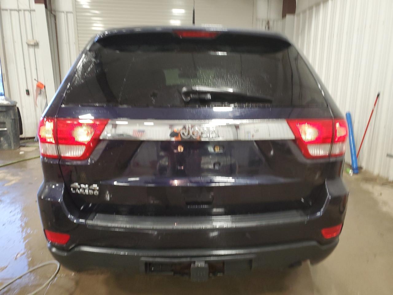 2011 Jeep Grand Cherokee - Image 6